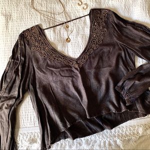 URBAN OUT. LONG SLEEVE BLOUSE